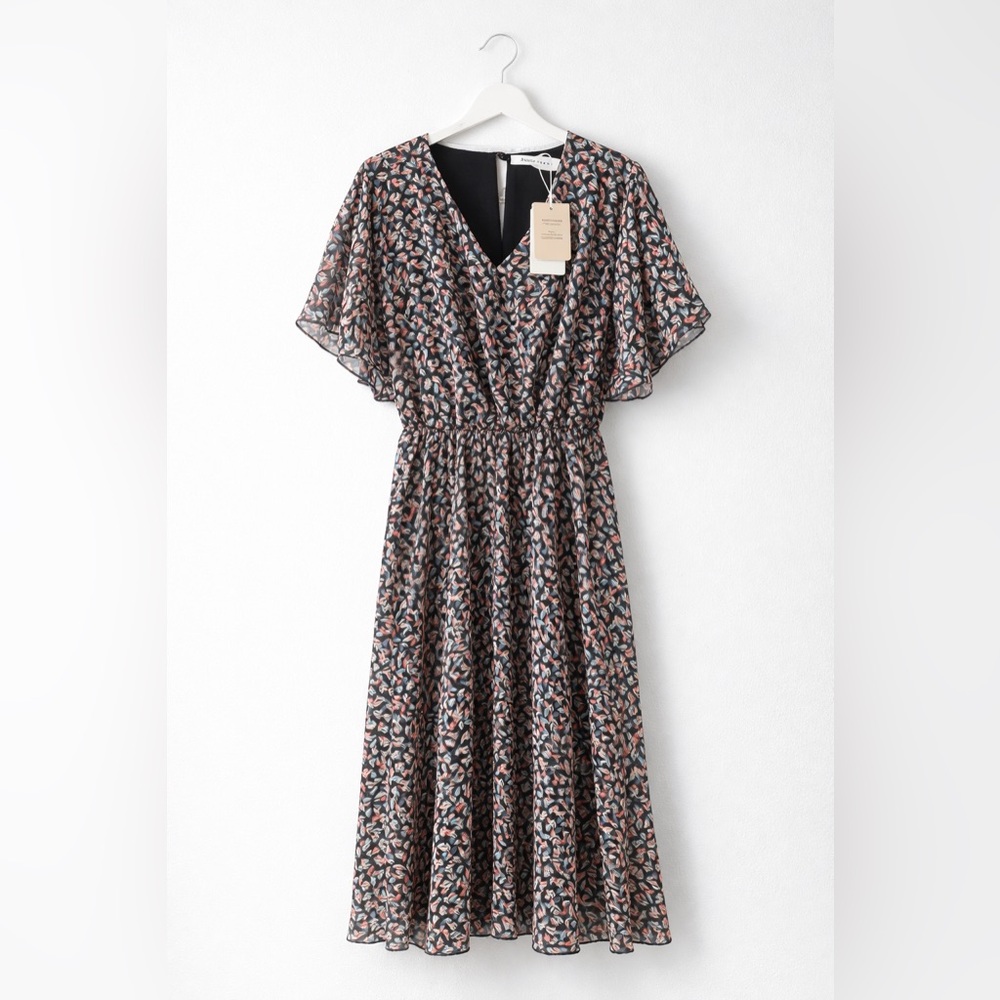 Floral V-Neck Midi Dress in Black and Pink